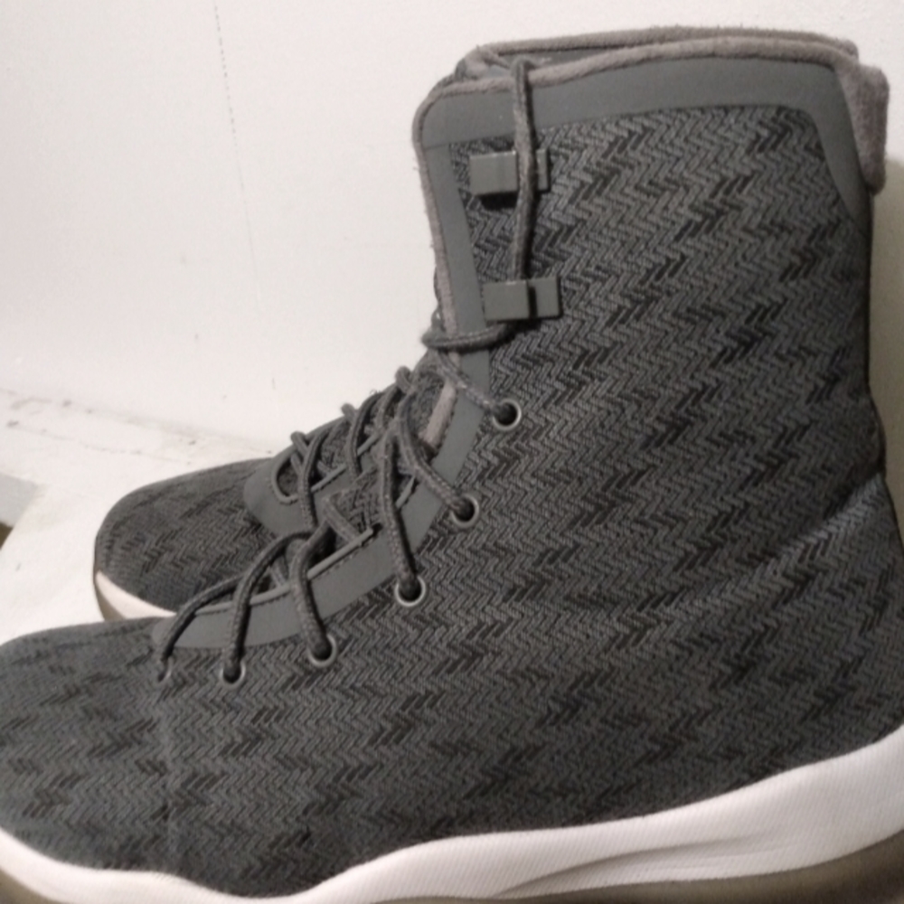 Air Jordan future boots size 8.5
